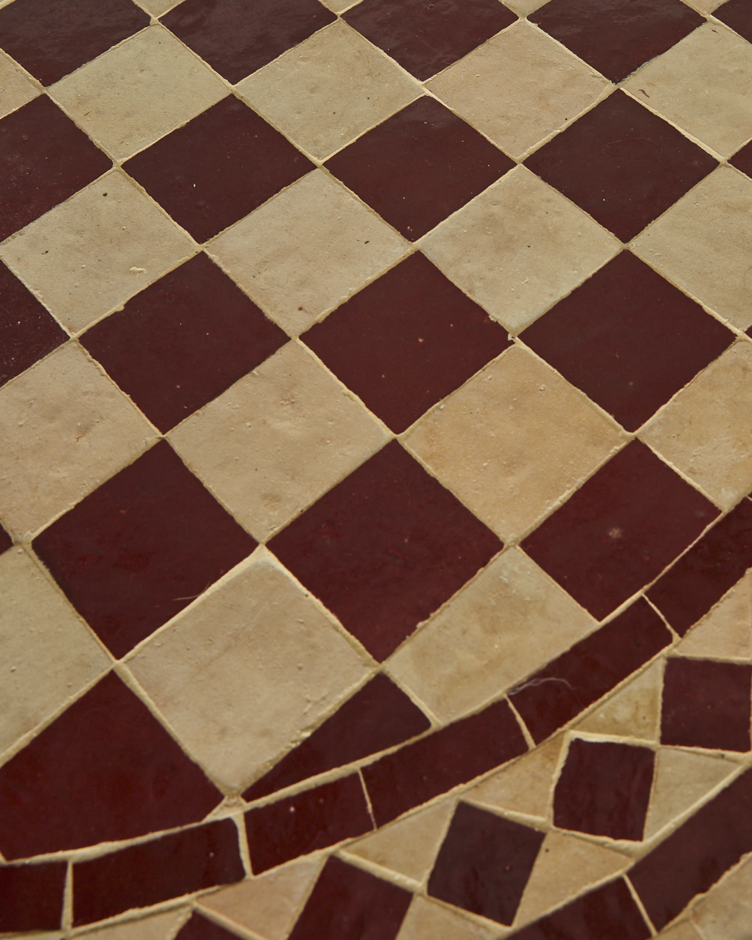 Zellige Checker Table